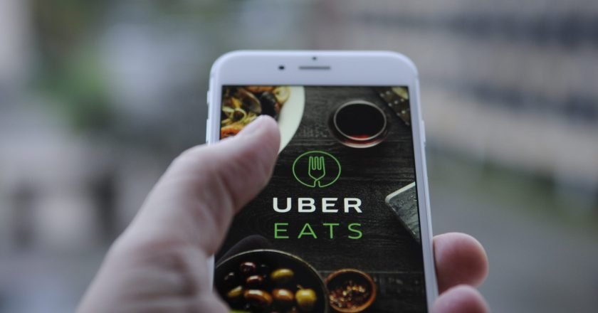 3 Langkah untuk Mendaftar sebagai Pengemudi Uber Eats