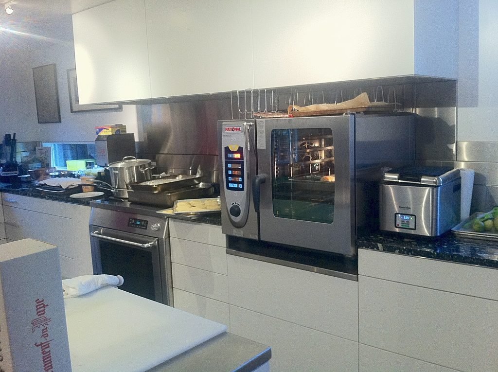 What Is A Combi Oven? A Complete Guide On Its Working